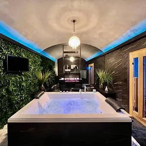 Romantic Wellness Colosseo Appartement