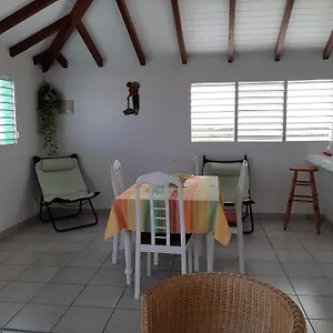 Flamboyant Appartement Sainte-Anne (Grande-Terre)